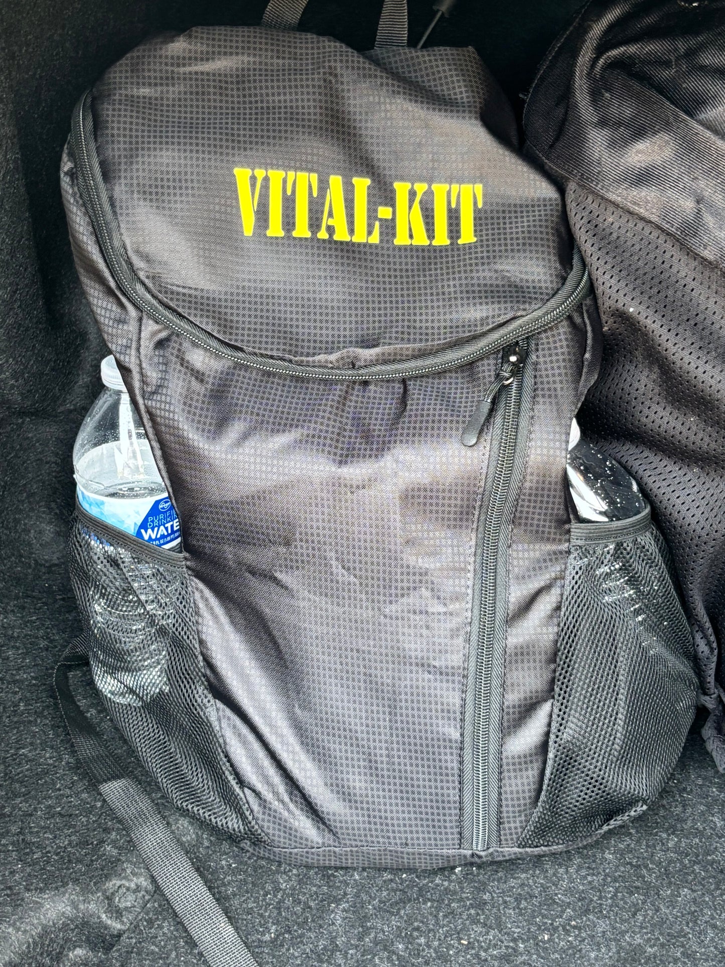 Vital-Kit + Survival Handbook