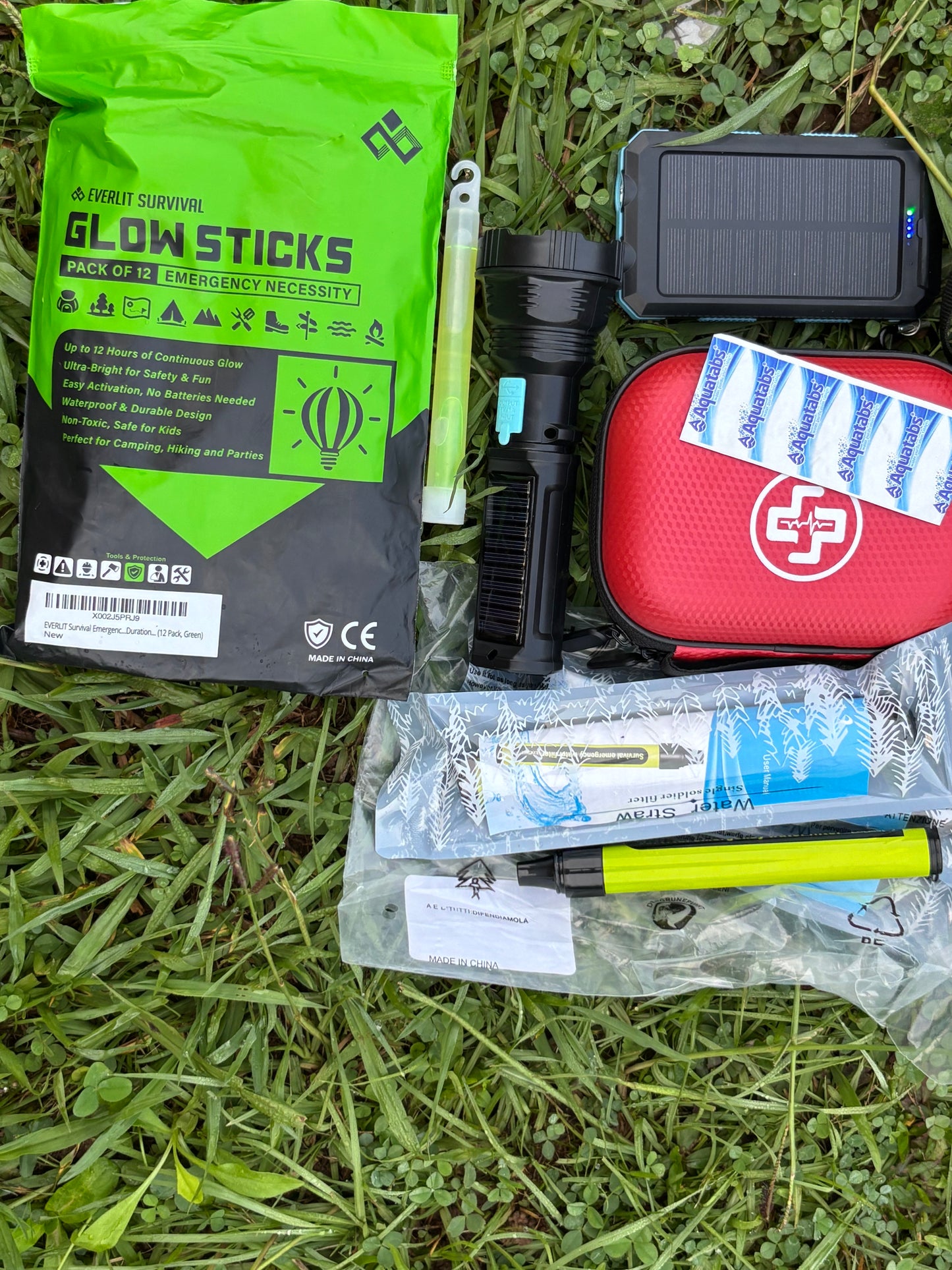 Vital-Kit + Survival Handbook